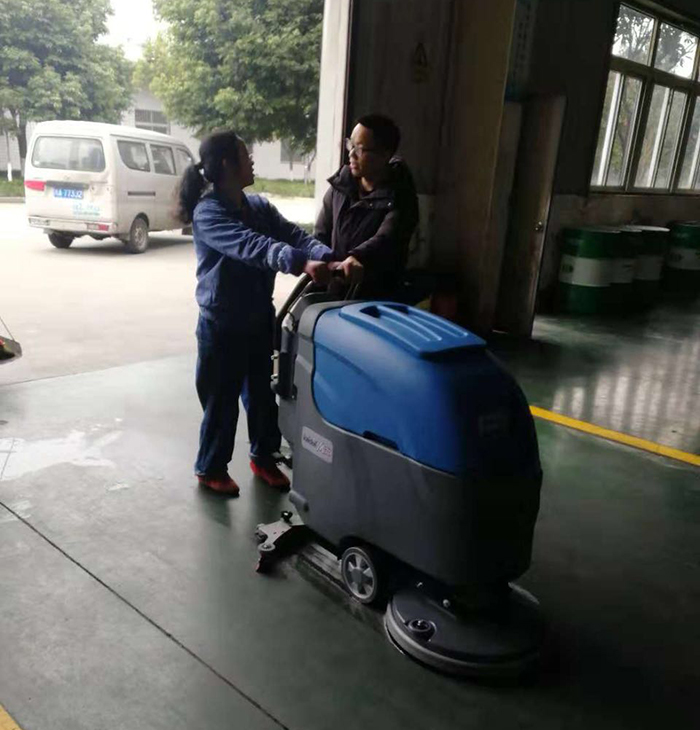 手推式好色先生下载地址