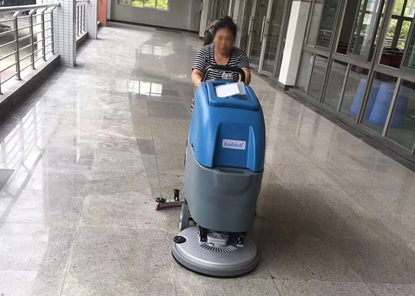 好色先生下载地址走进校园清洁
