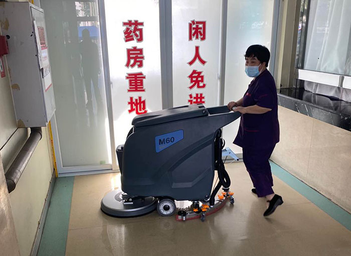 手推式好色先生下载地址在医院清洁