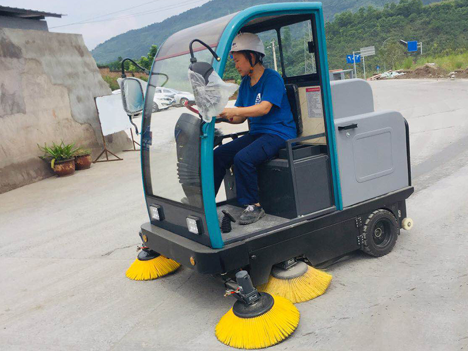 重庆好色先生tv视频下载工业厂区道路清扫